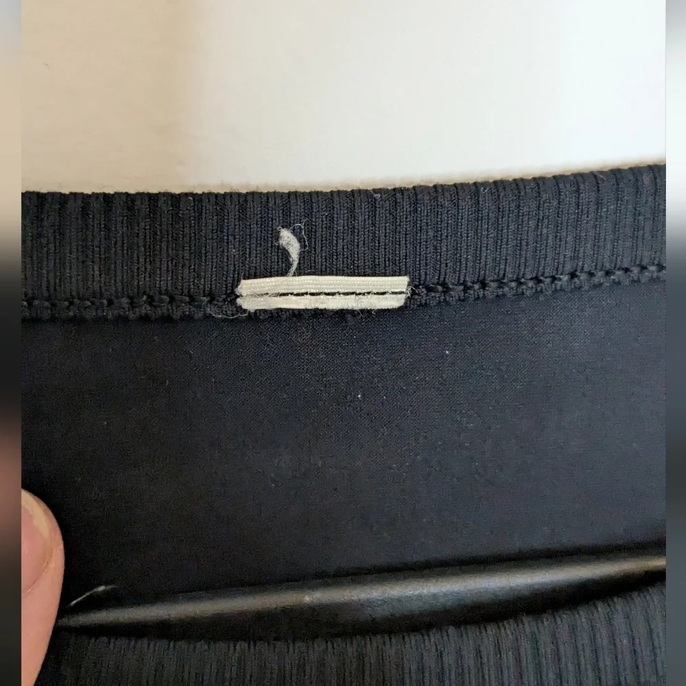 Lululemon Out Of This World Tee Biggy Dot Printed Black Ghost - Size M - Picture 7 of 8